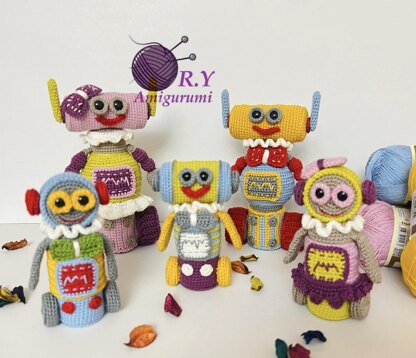 Amigurumi recycle robot family