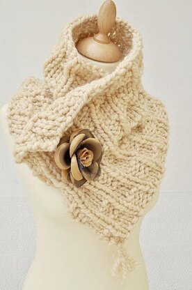 Wavy Rib Knit Neck Warmer