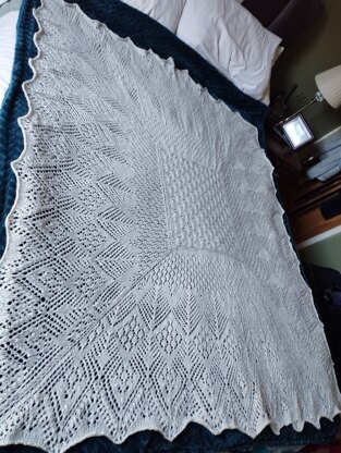 Debbie bliss Heirloom baby christening shawl