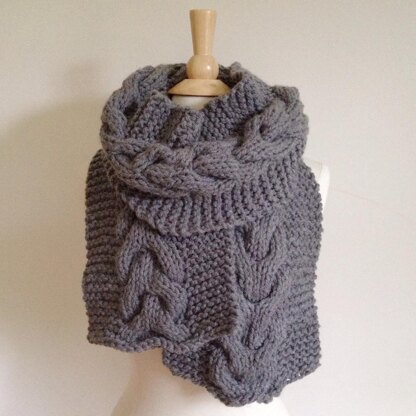 Horseshoe Cable Chunky Scarf