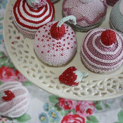 Yummy Cotton Candy Cupcakes - knitting pattern