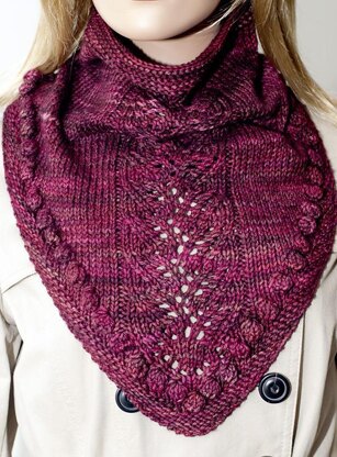 Hannah - Triangle Cowl