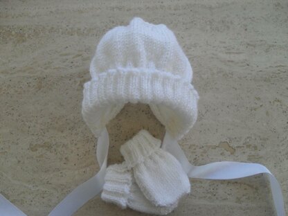 Easy Baby Bonnet And Mittens Set