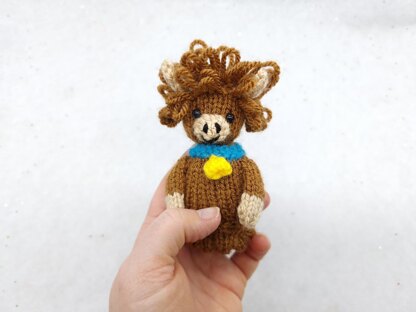 Highland Cow Creme Egg Cosy