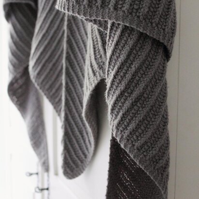 BLAVAND Shawl