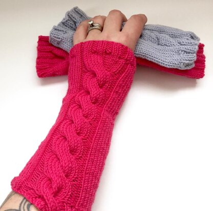 Cwtchy Cable Armwarmers