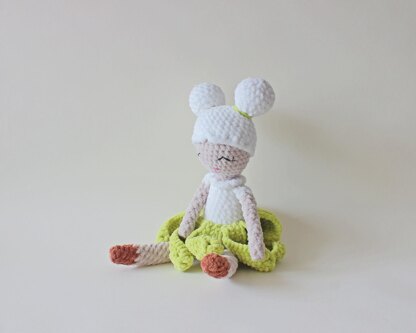 Carola, the crochet cauliflower plush fairy