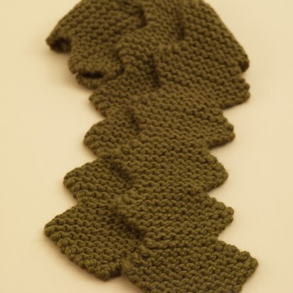 Zigzag Scarf in Lion Brand Wool-Ease Thick & Quick - 70524AD