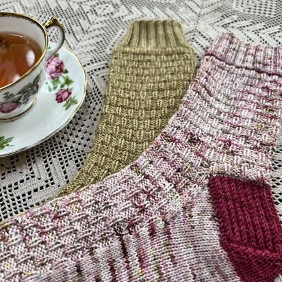 Strawberry Basket Socks