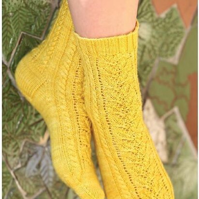 Leaf & Trellis Socks - knitting pattern