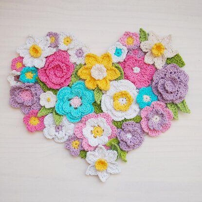 Flower heart wall decor