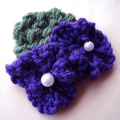 690 KNIT FLOWER AND LEAF