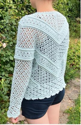 Lacy feature V crochet top