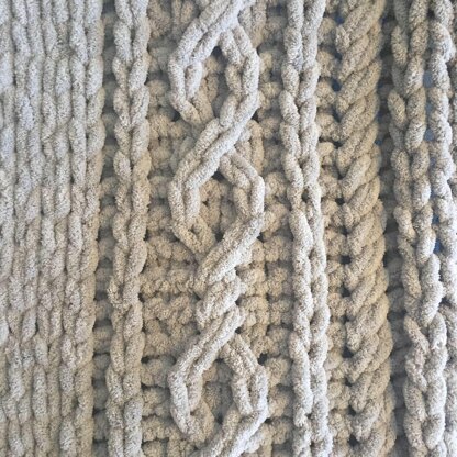 Twisted Chain Celtic Cable Blanket