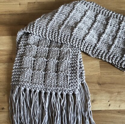 Oliver's Scarf Knitting pattern by Ali Crafts Designs | LoveCrafts