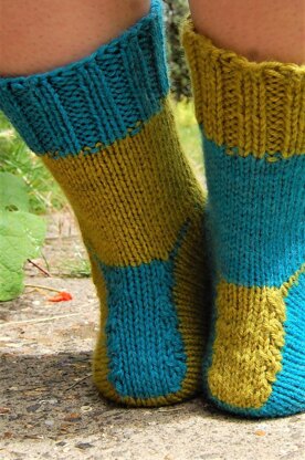 How to sew socks (free sock pattern) - Elizabeth Made This