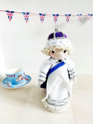 Crochet Royalty - Queen Camilla