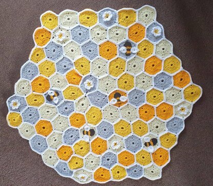 Bee my baby blanket