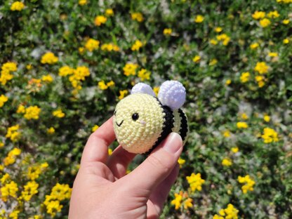 Bee amigurumi