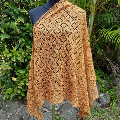 Alessia Diamond Shawl