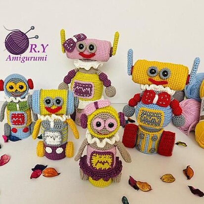 Amigurumi recycle robot family
