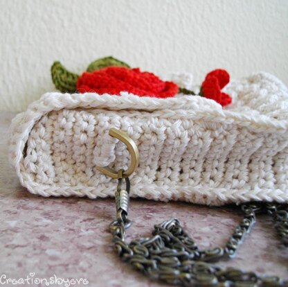Ecru crochet purse with rose embellishment