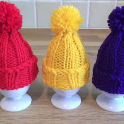 Egg Cosy -Tiny Pompom Hat.