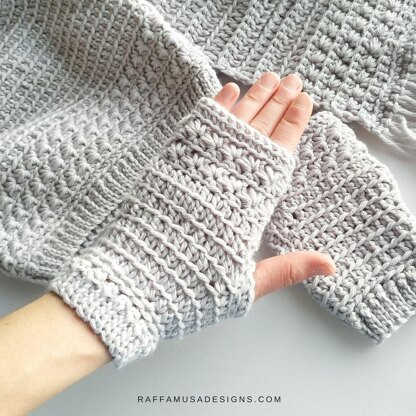 Star Stitch Fingerless Gloves