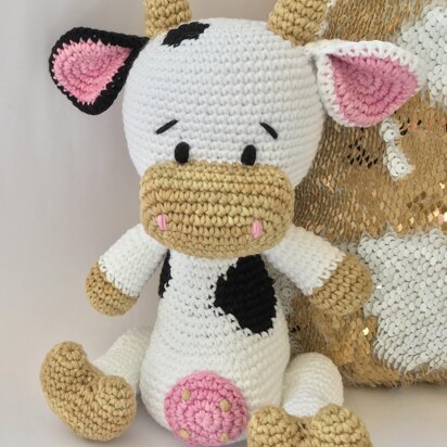 Moonir amigurumi cow