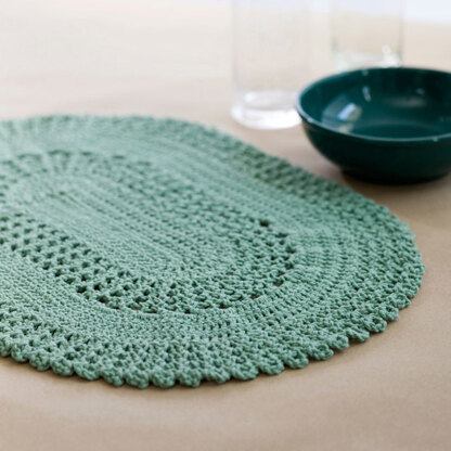 Table Lace Placemat in Red Heart Creme de la Creme - WC1719 - Downloadable PDF