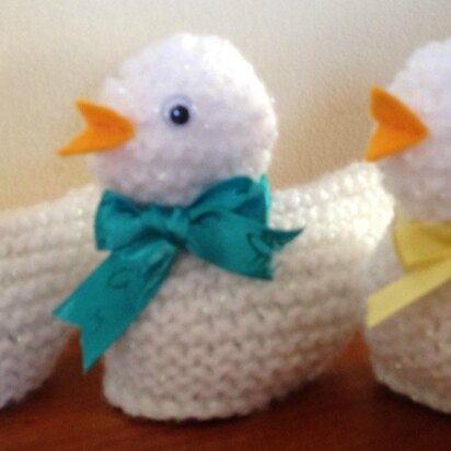 EASTER CHICK CHOCOLATE EGG COVER KNITTING PATTERN