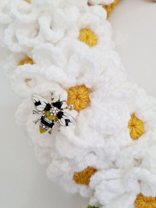 Crochet Spring Wreath Pattern - Daisies