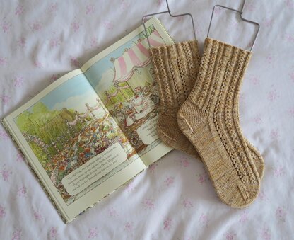 Honey Cream Socks