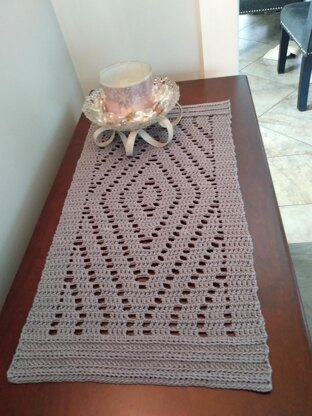 Dundarave Table Runner