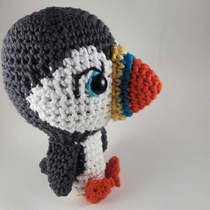 Oona the puffin amigurumi