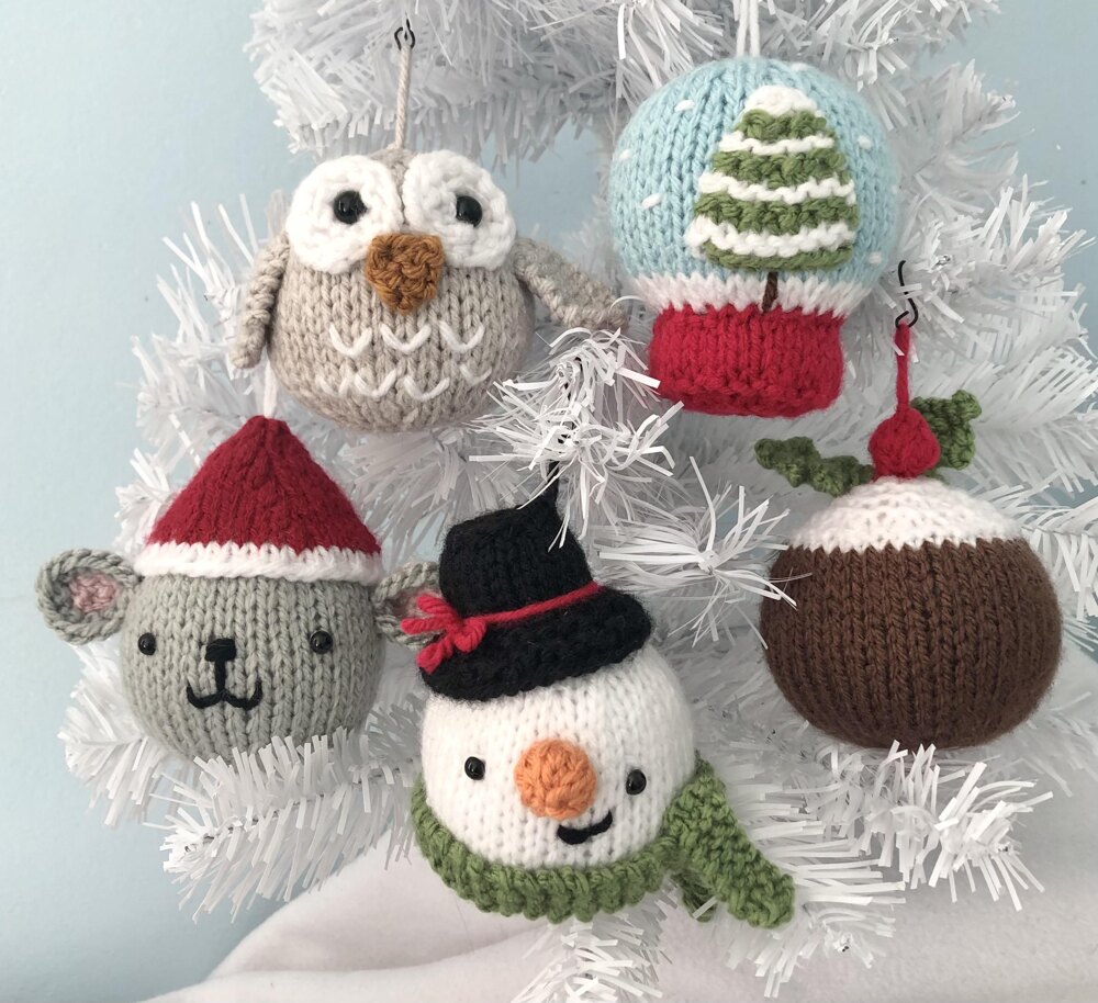 Knit Christmas Ball Ornaments Knitting pattern by Amy Gaines | LoveCrafts