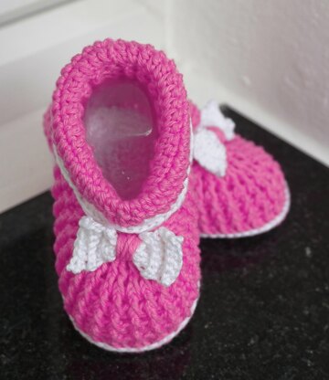 Häkelanleitung Babyschühchen mit Schleife