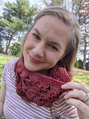 Spring Triangles Cowl