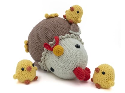 Amigurumi Hen, Chick, and Egg