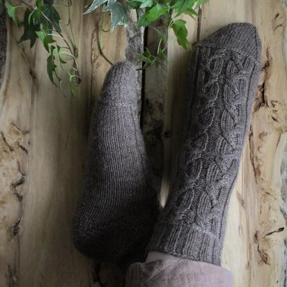 Hazel Socks - knitting pattern