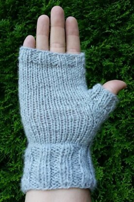 Ribbed Fingerless Mitts