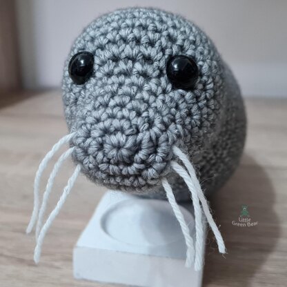 Sandy the Seal - US Terminology - Amigurumi