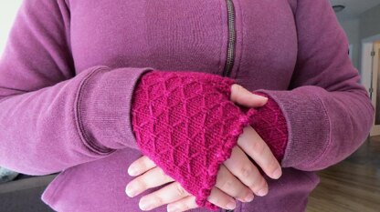 Quilted Spring Fingerless Mittens