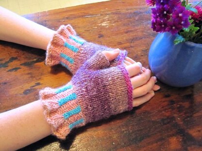 Elinor Fingerless Gloves