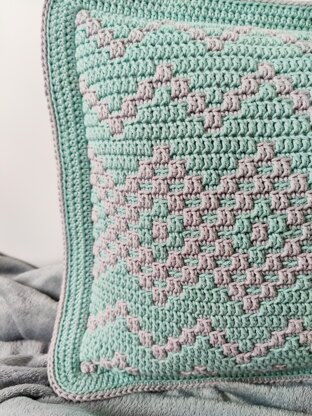 Dainty Diamond Pillow