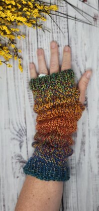 Totally Pleated Gloves