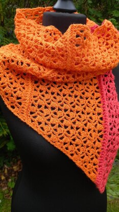 Tracery Cowl