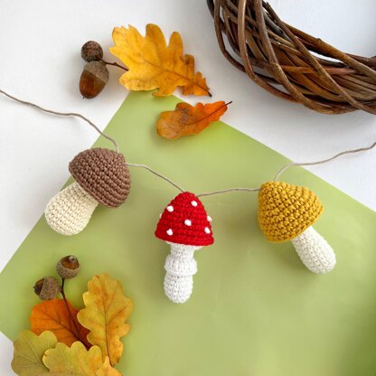 Crochet mushrooms pattern no sew Amigurumi keyring Autumn decor crochet ornament Car mirror hanger Bag charm keychain