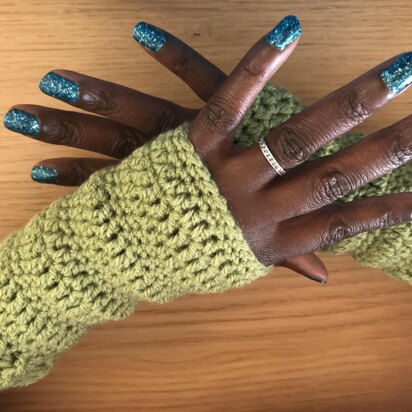 Textured Wrist Warmers (Fingerless Gloves)