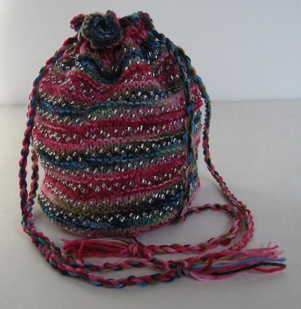 Crochet Beaded Bag With Wooden Handle – Rag & Muffin